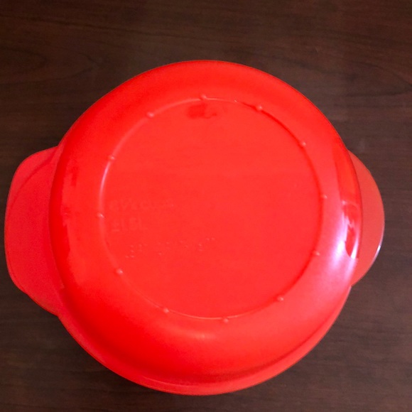 Vintage Tupperware Crystalwave Bowl - Picture 3 of 4